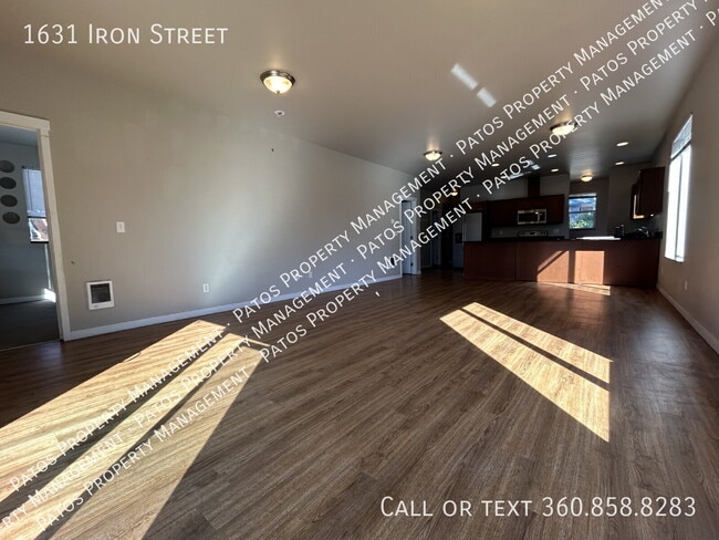 Building Photo - 1631 Iron St