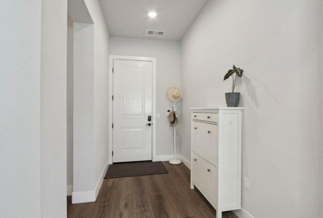 Foto del edificio - 1661 Spring St