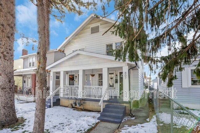 Building Photo - 807 E Deshler Ave