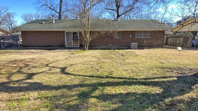 Foto del edificio - 16 Willow Dr