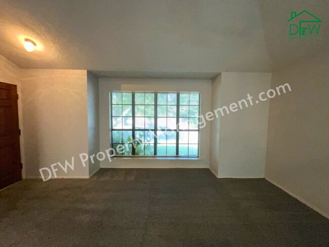 Foto del edificio - Cute 2 Bedroom, 1 Bath, Half-Duplex Home for Lease in Bedford