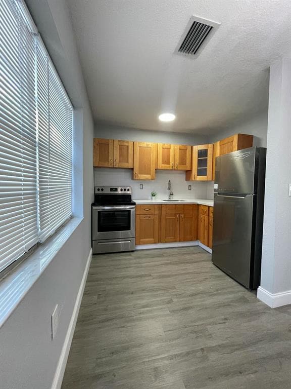 Building Photo - Southeast 7th Street, Hallandale Beach, FL 33009 - 1 BR 1 BA condo