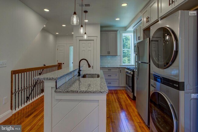 Foto del edificio - 537 N Plum St