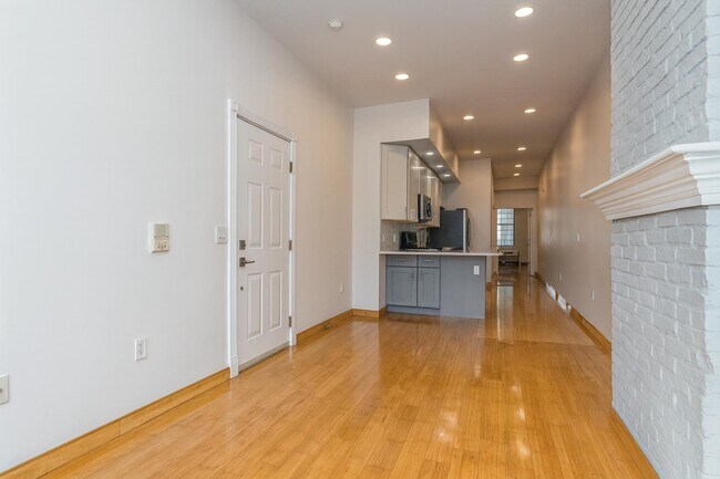 Foto del edificio - 3683 John F. Kennedy Blvd