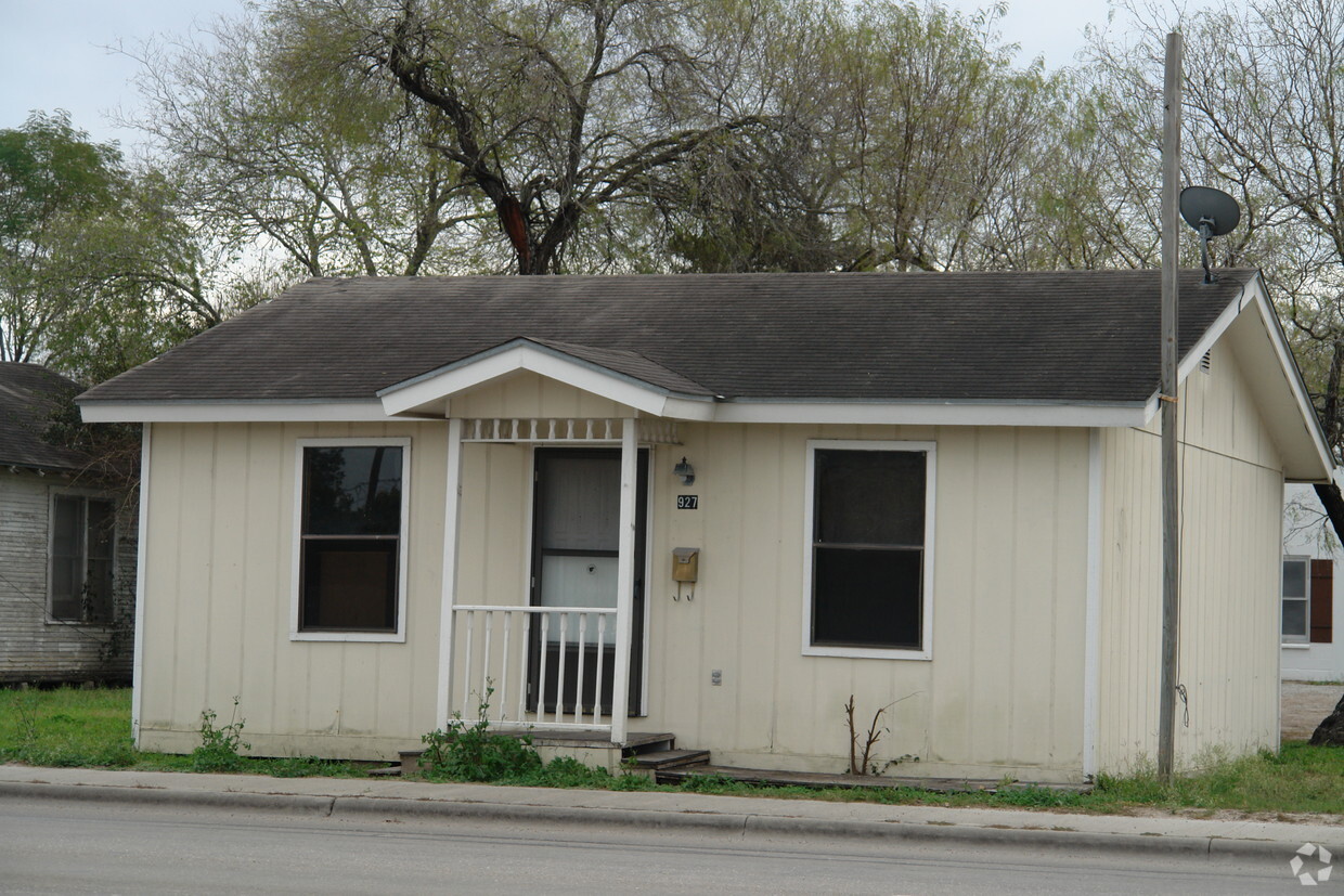 Primary Photo - 927 King Ave