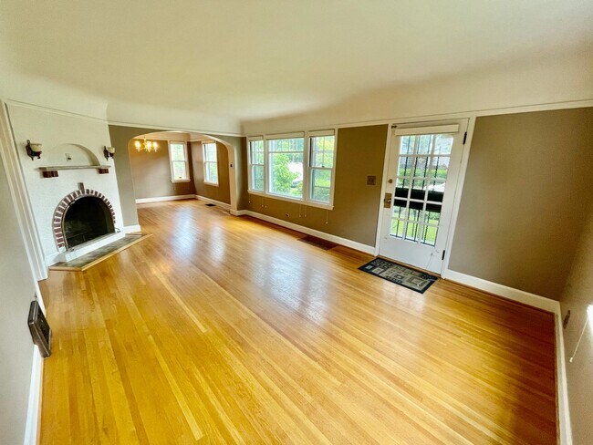 Foto del edificio - Well Maintained- 3 bed 2 bath Home - Piedm...