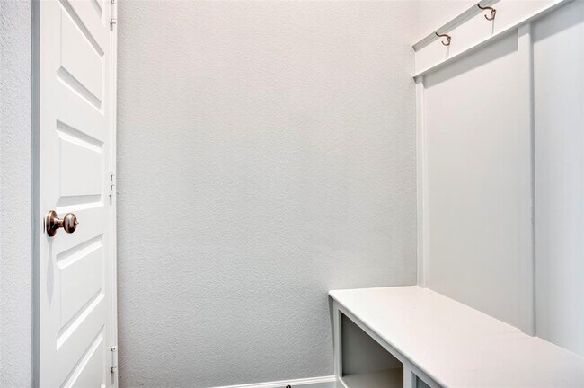 Foto del edificio - 30142 Gold Finch Pl