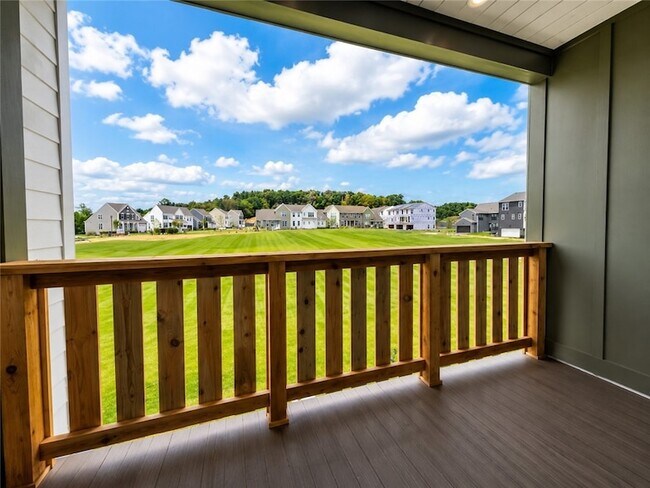 Building Photo - 307 Palisade Wy