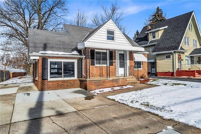 Foto del edificio - 27681 Lakeshore Blvd