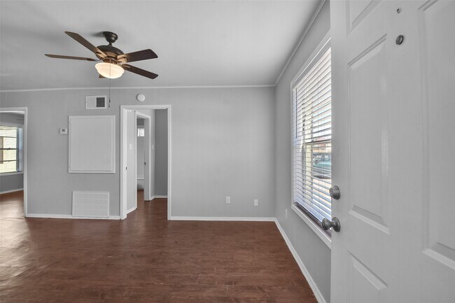 Foto del edificio - 1511 Broadmoor Dr