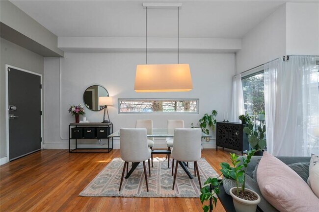 Foto del edificio - 15 Waddell St NE