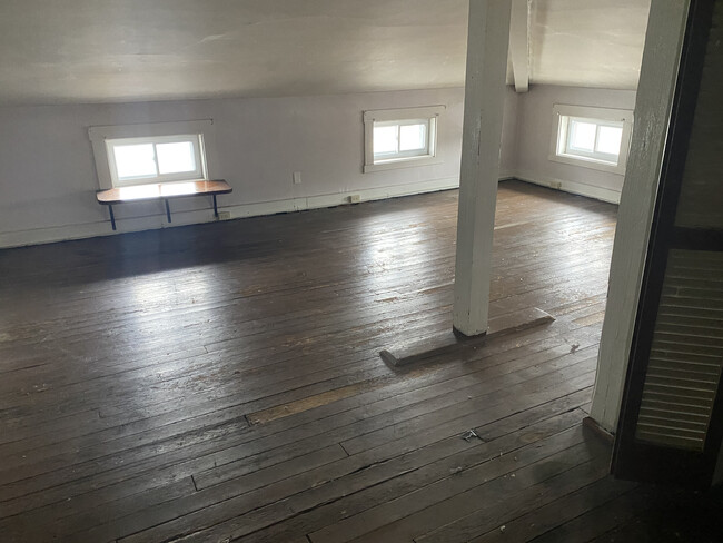 Br 1 - 2331 W Clifton Ave