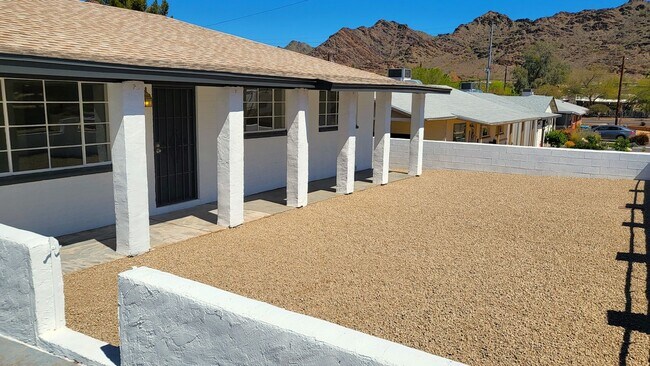 Building Photo - Fully Remodeled Home in North Phoenix – Move-In Ready!