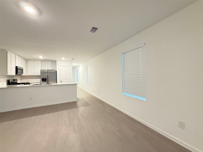 Building Photo - 16802 Old Wagon Wy