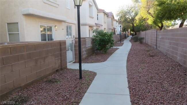 Building Photo - 3014 Sunrise Bay Ave