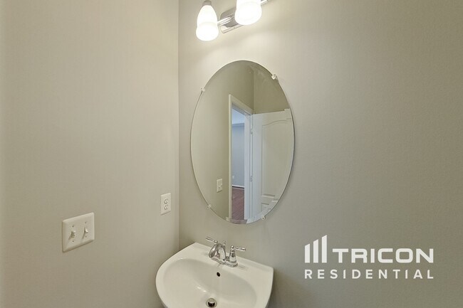 Foto del edificio - 2644 Shade Branch Rd