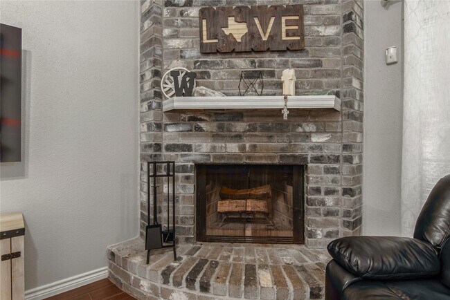 Building Photo - 3601 Clover Ln