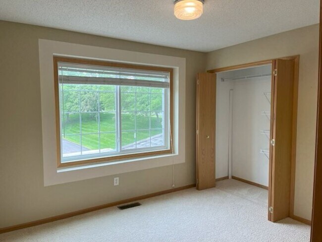Building Photo - 2829 Coach Ln