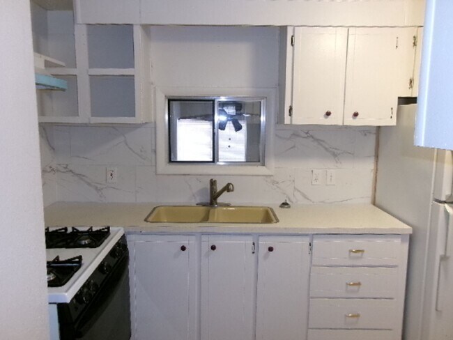 Foto del edificio - Remodeled 2 bed 1 bath with RV space