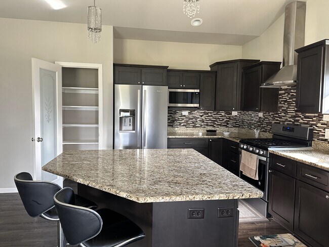 Building Photo - 10307 Ivory Dove Trl