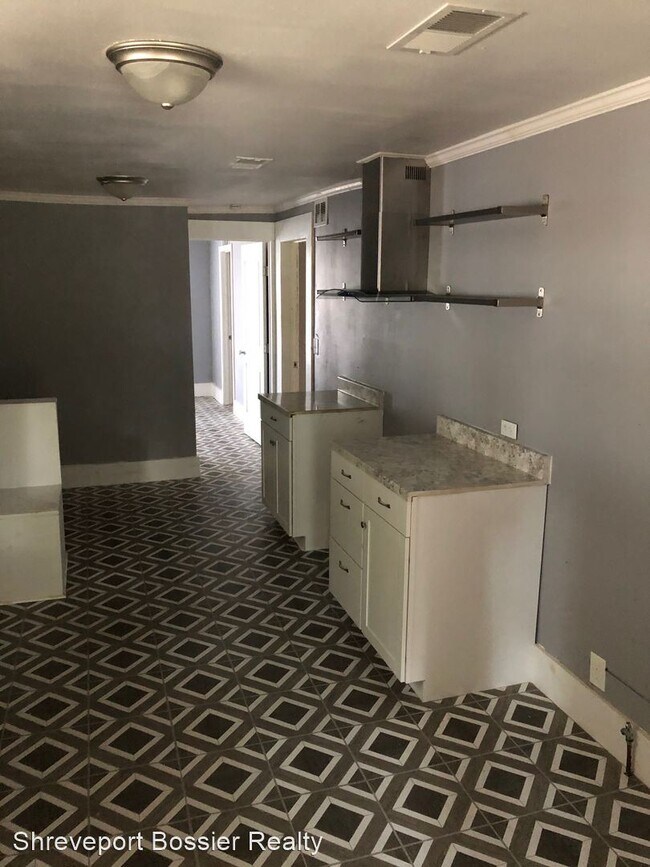 Foto del edificio - 3 br, 2 bath House - 2215 Highland Ave