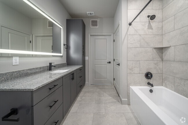 2BR, 2BA - 1,080SF - Second Bathroom - Wildwood Lake Residency