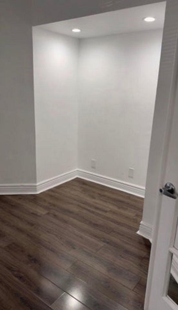 Foto del edificio - 7640 Forest Green Ln
