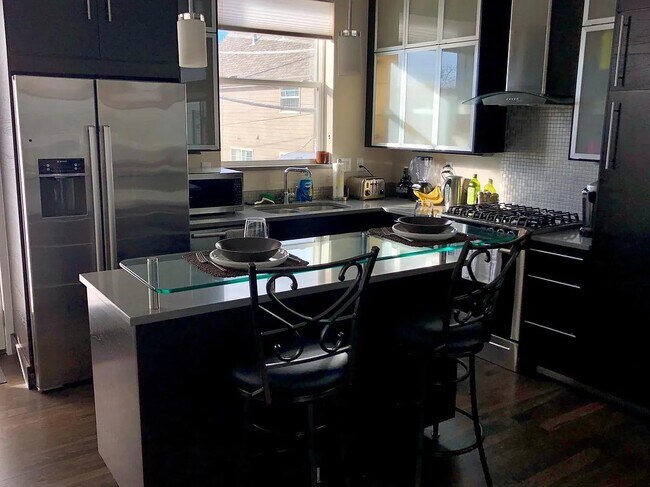 Foto del edificio - 2115 W 32nd Ave