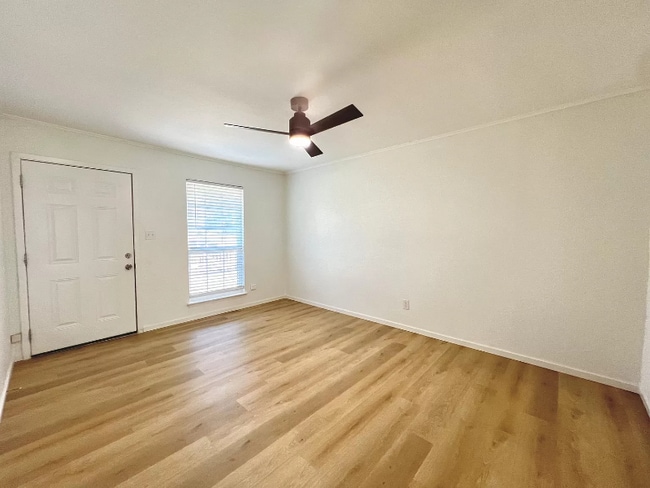 Building Photo - 7015 Craybrough Cir