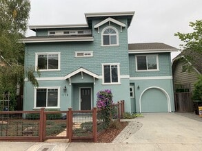Building Photo - 118 English Dr