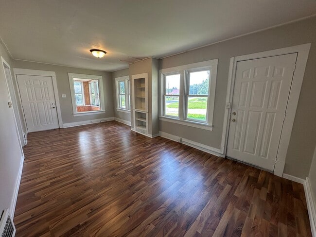 Building Photo - NW Fort Dodge 3 Bedroom $895