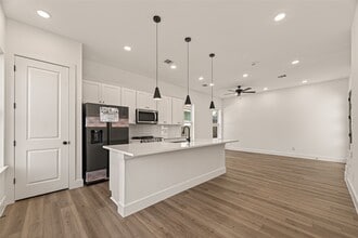 Building Photo - 2710 Bostic St