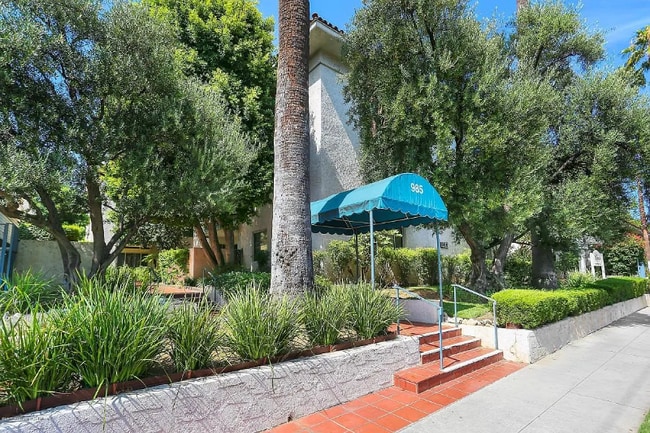 Building Photo - 985 E California Blvd
