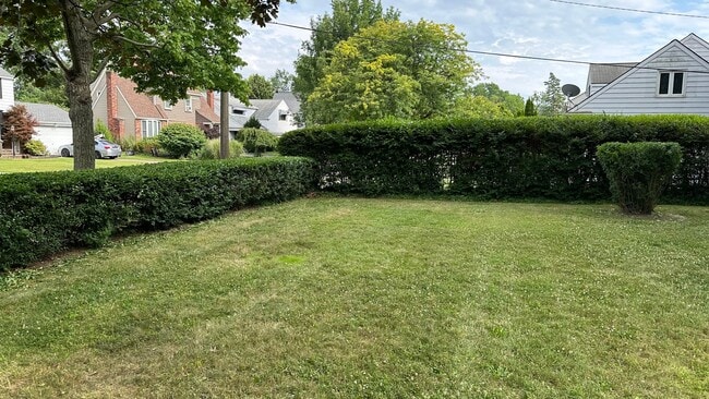 Photo - 27070 Lakeshore Blvd Apartment