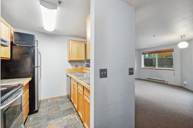 Building Photo - 2 bedroom in Seattle WA 98122