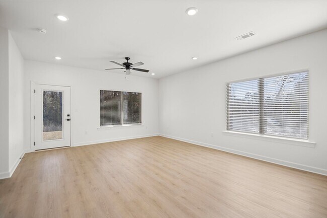 Building Photo - West Little Rock - 1500 SqFt New Constuction 3 Bed 2 Bath off Kanis Road