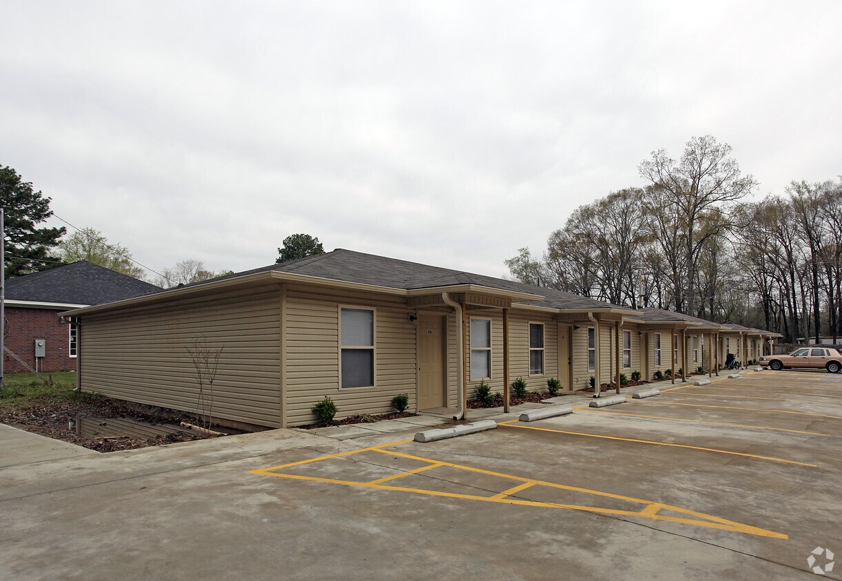 2151 Hamilton St, Jacksonville, AR 72076 Apartments in Jacksonville