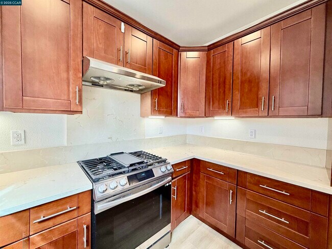 Foto del edificio - 815 Spring Mountain Ln