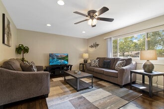 Building Photo - 9471 Sumac Rd