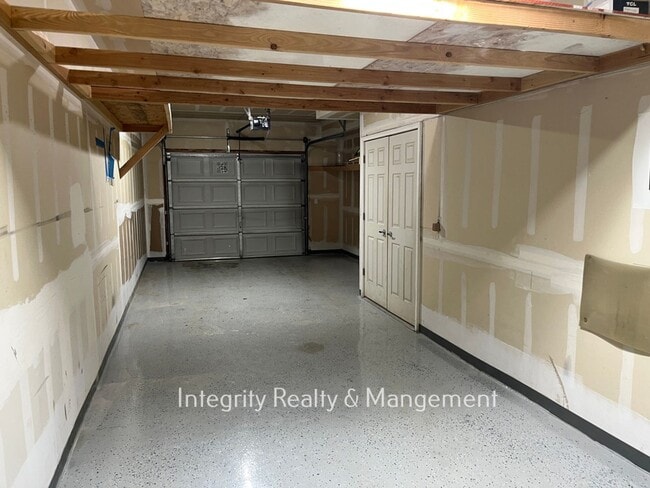 Building Photo - 9419 Ashbury Cir