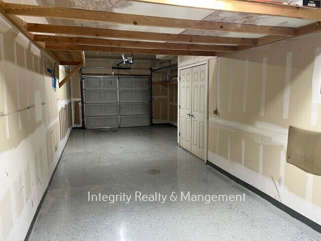 Foto del edificio - 9419 Ashbury Cir