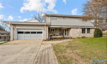 Building Photo - 7600 Teal Dr SW