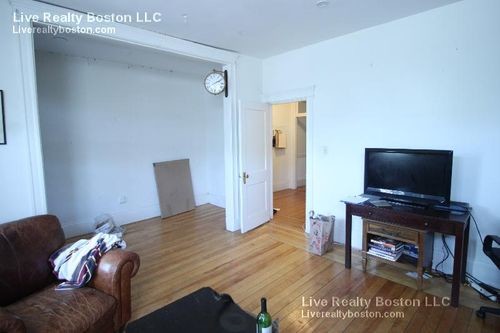 Building Photo - 1445 Commonwealth Ave