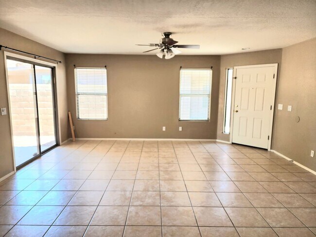 Foto del edificio - 3 BEDROOM, 2 BATH HOME IN RANCHO EL DORADO