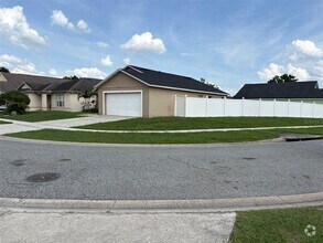 Building Photo - 1808 Tattenham Way