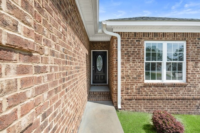 Building Photo - 102 Ledbury Cove