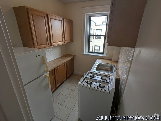 Building Photo - 1152 Commonwealth Ave