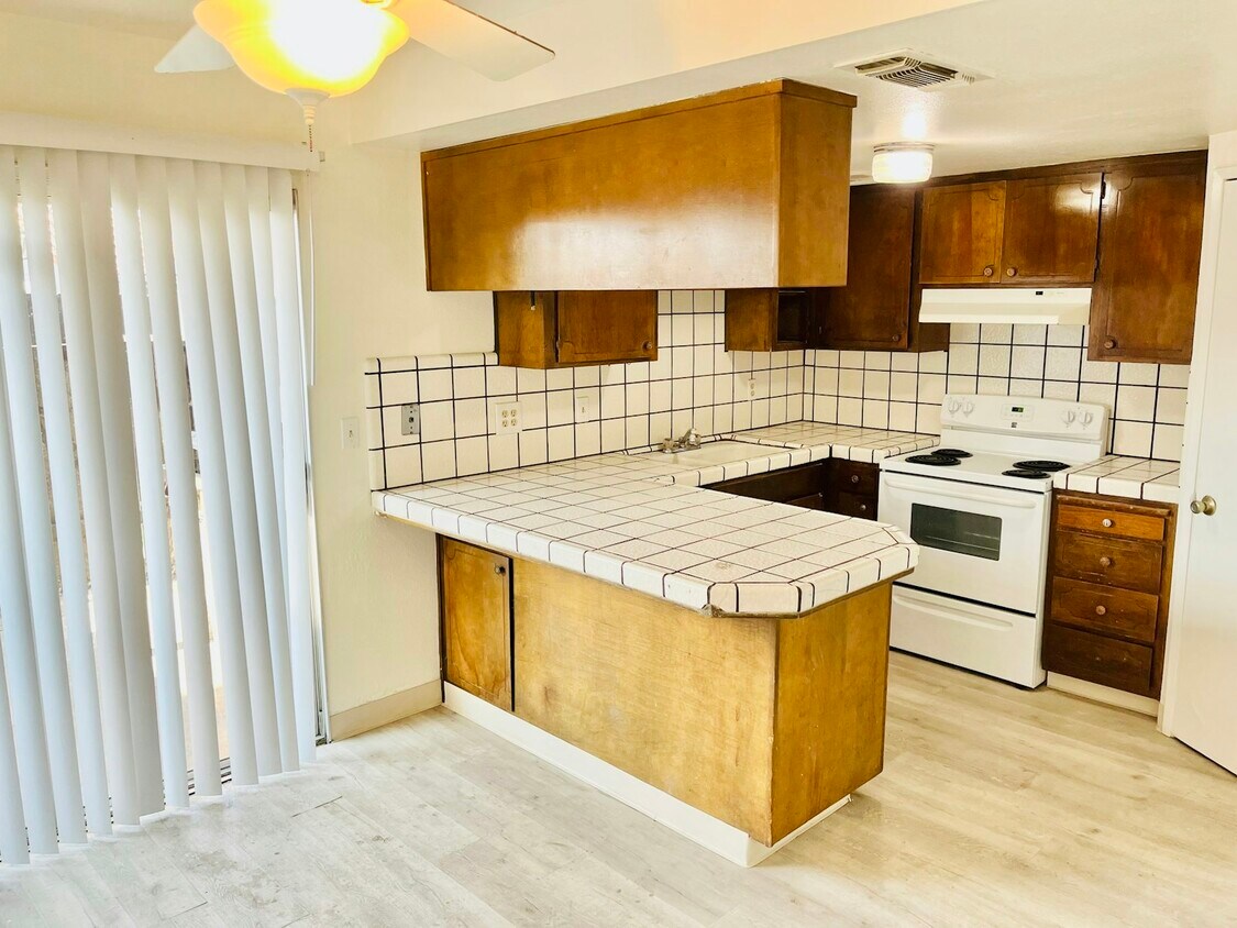 Foto principal - 906 S Garfield St