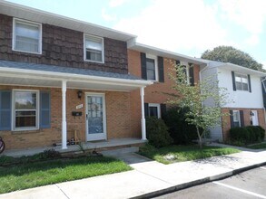 Building Photo - 310 Loudon Rd