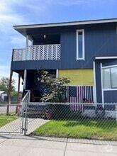 Building Photo - 2101 W Mallon Ave